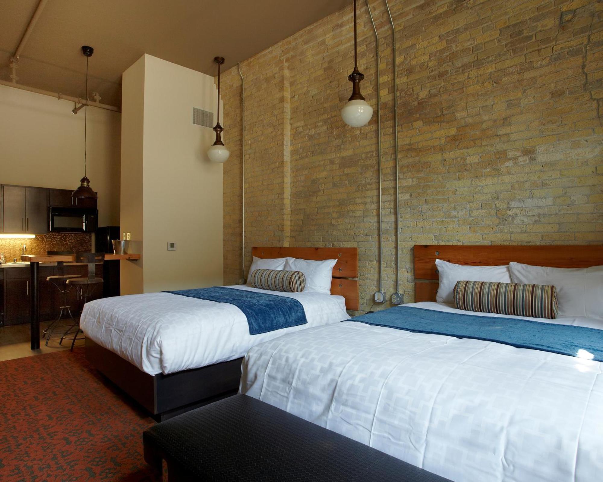 Brewhouse Inn And Suites Milwaukee Esterno foto
