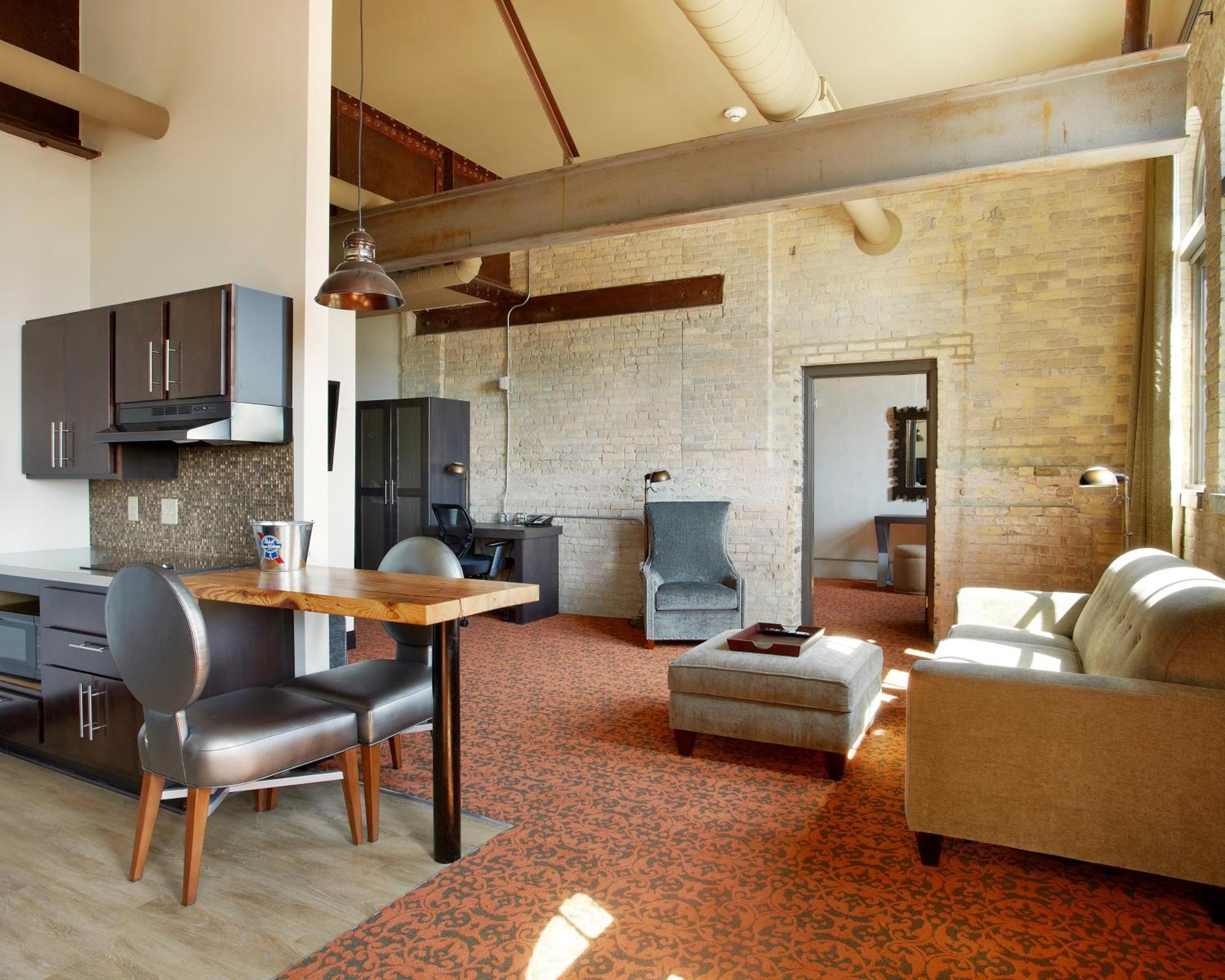 Brewhouse Inn And Suites Milwaukee Esterno foto