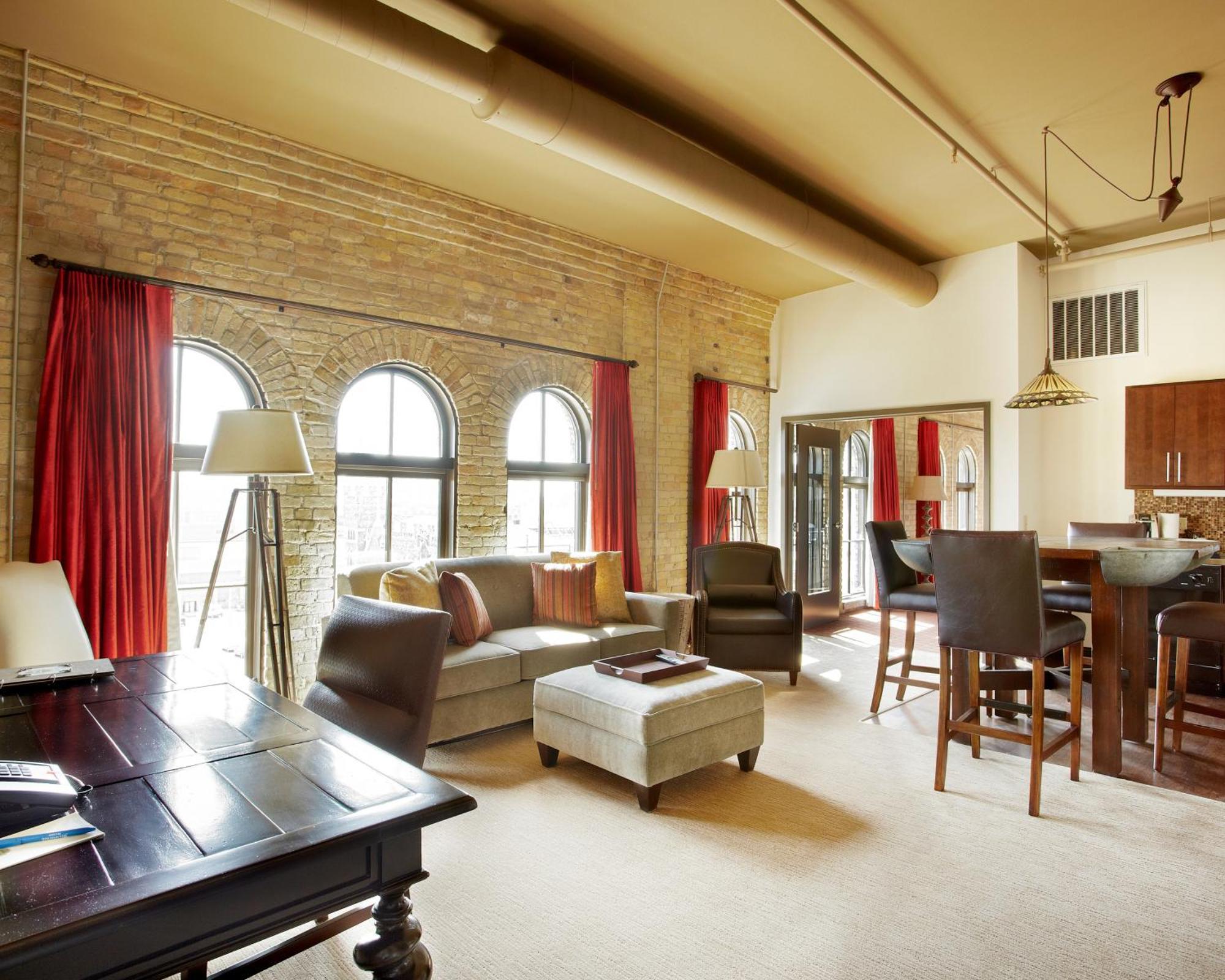 Brewhouse Inn And Suites Milwaukee Esterno foto