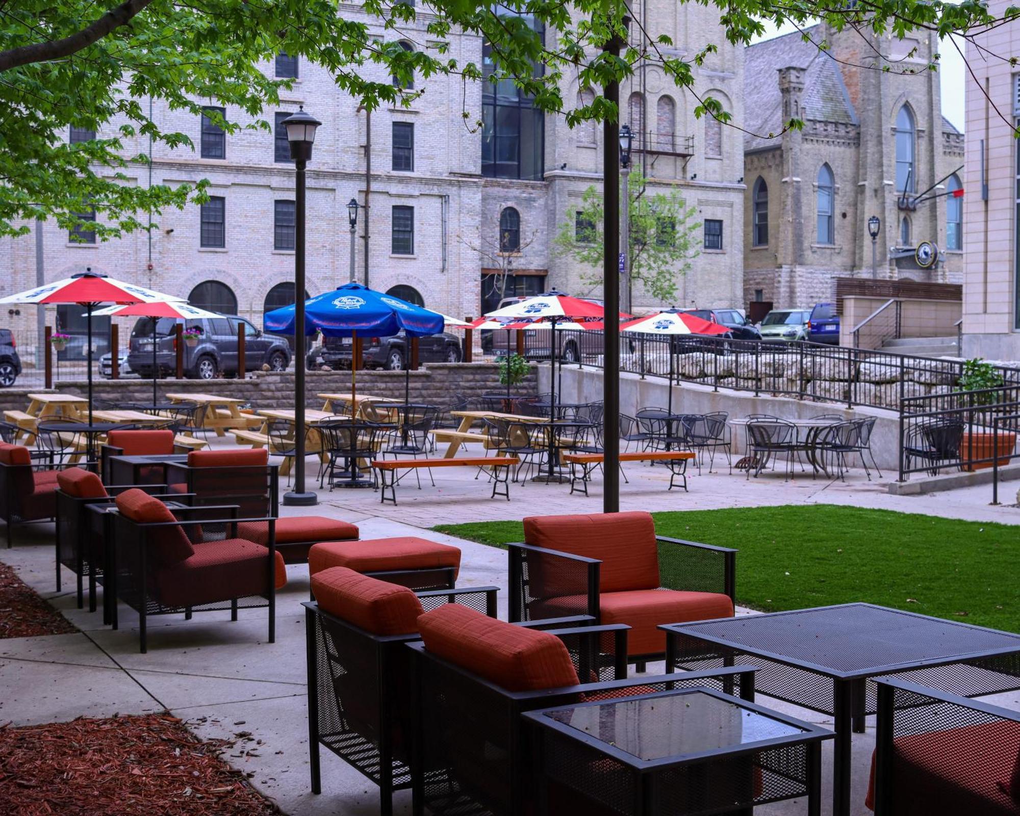 Brewhouse Inn And Suites Milwaukee Esterno foto